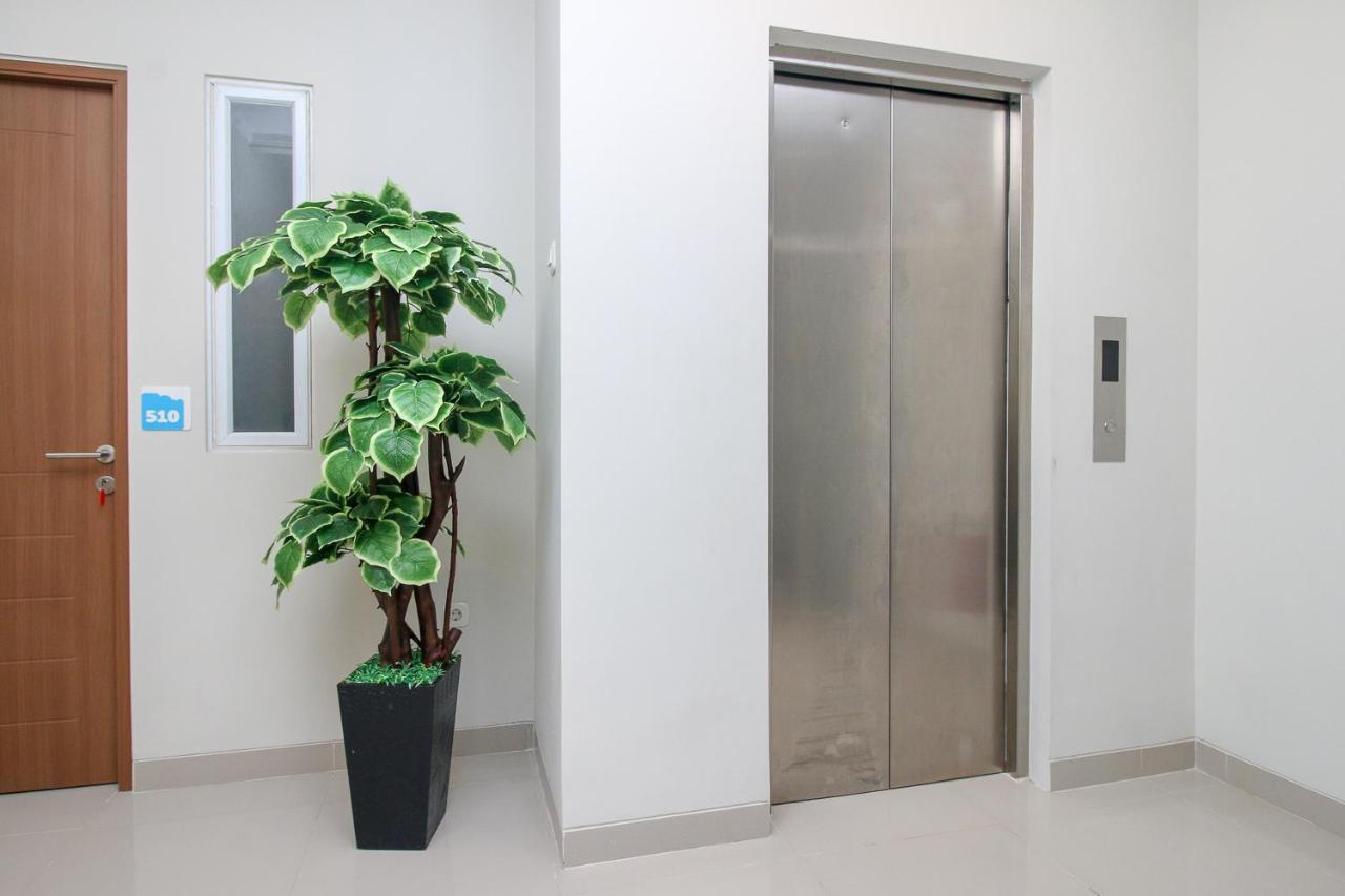Reddoorz Plus Near Soekarno Hatta Airport Taman Mahkota Tangerang Buitenkant foto