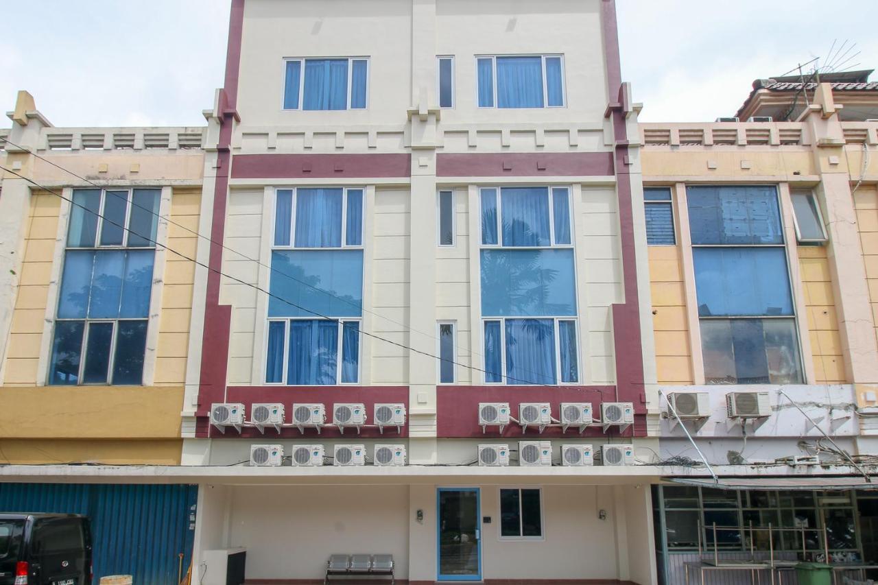 Reddoorz Plus Near Soekarno Hatta Airport Taman Mahkota Tangerang Buitenkant foto