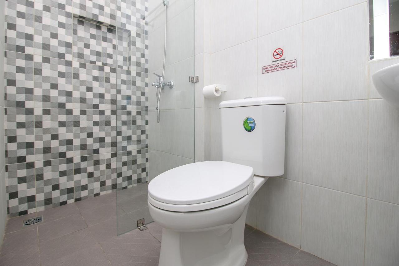 Reddoorz Plus Near Soekarno Hatta Airport Taman Mahkota Tangerang Buitenkant foto