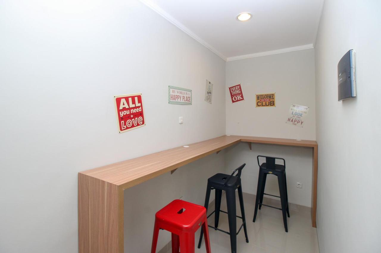 Reddoorz Plus Near Soekarno Hatta Airport Taman Mahkota Tangerang Buitenkant foto
