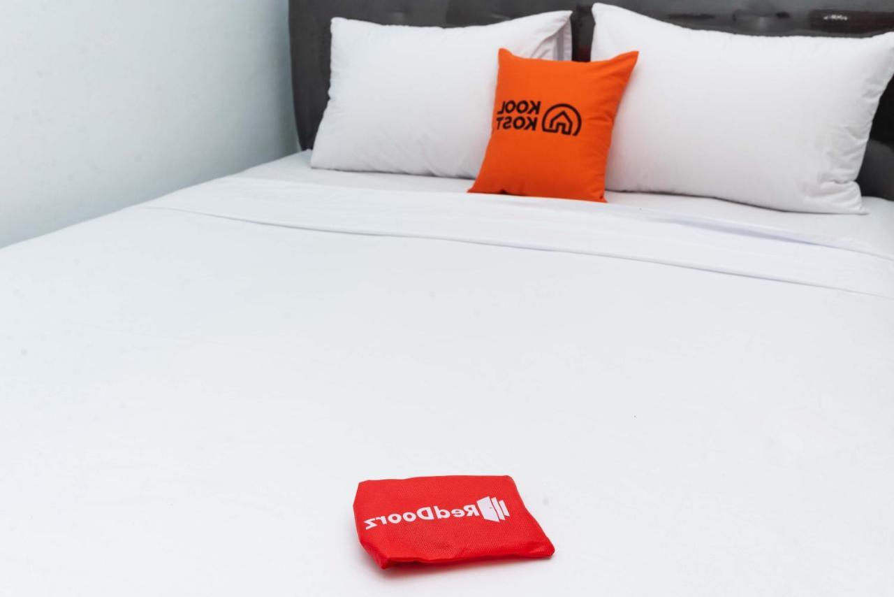 Reddoorz Plus Near Soekarno Hatta Airport Taman Mahkota Tangerang Buitenkant foto