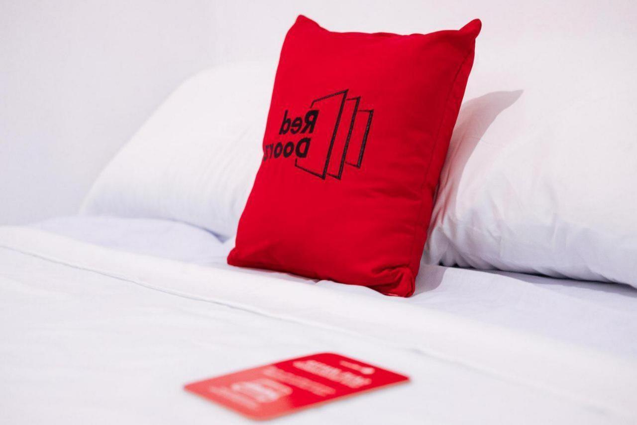 Reddoorz Plus Near Soekarno Hatta Airport Taman Mahkota Tangerang Buitenkant foto