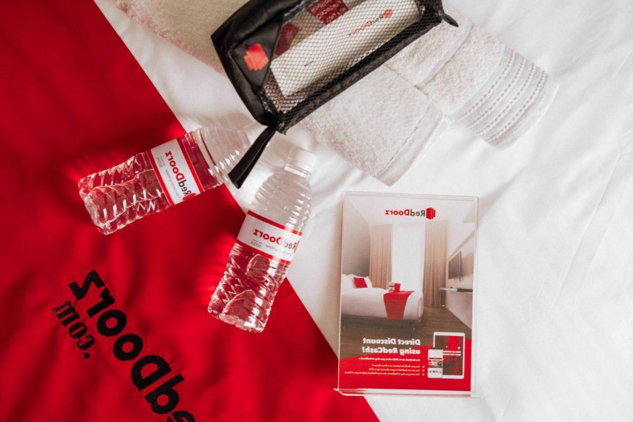 Reddoorz Plus Near Soekarno Hatta Airport Taman Mahkota Tangerang Buitenkant foto