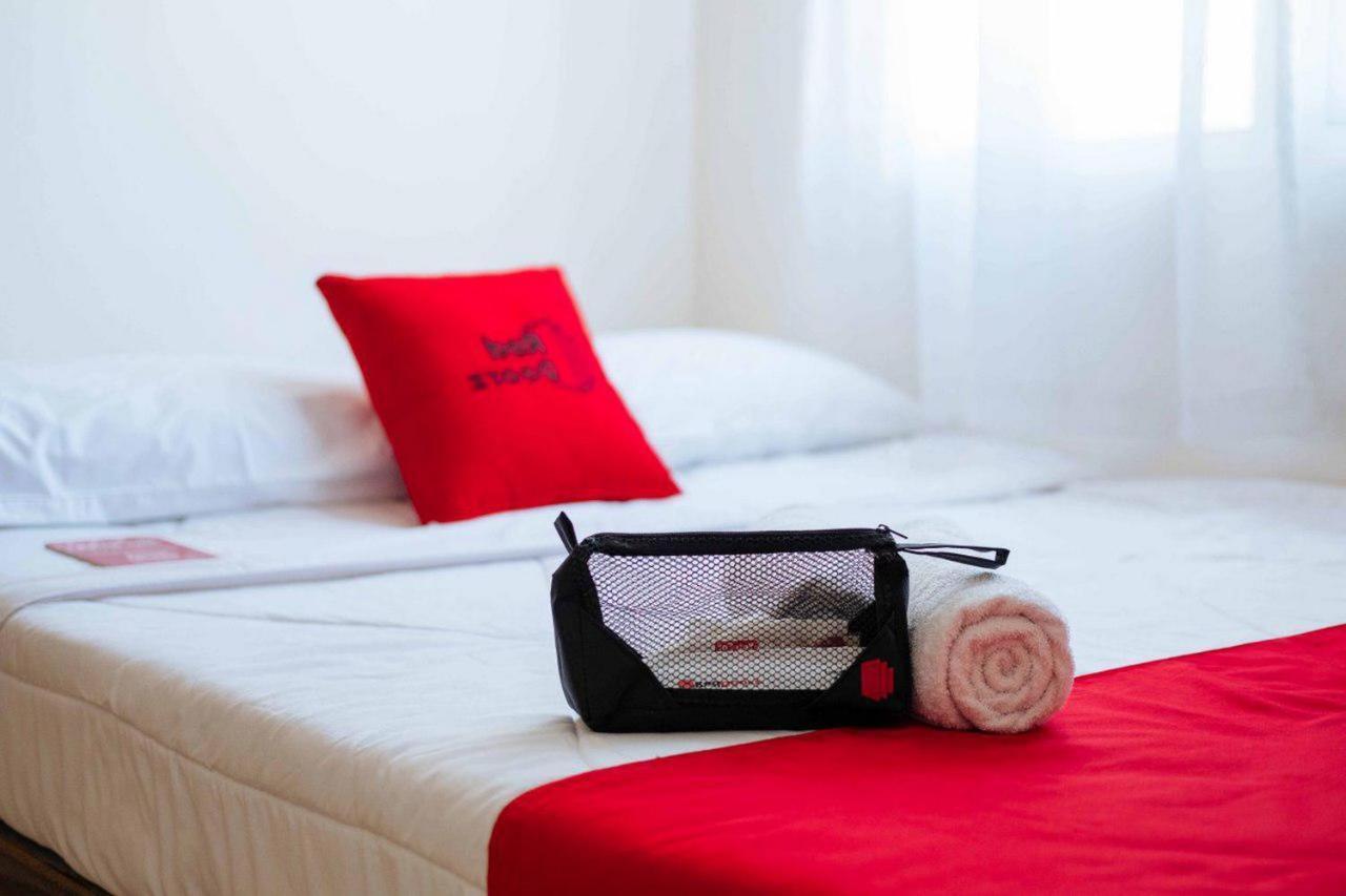 Reddoorz Plus Near Soekarno Hatta Airport Taman Mahkota Tangerang Buitenkant foto