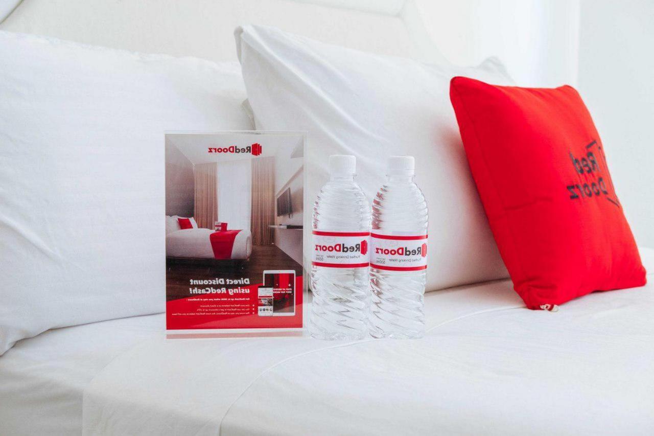 Reddoorz Plus Near Soekarno Hatta Airport Taman Mahkota Tangerang Buitenkant foto