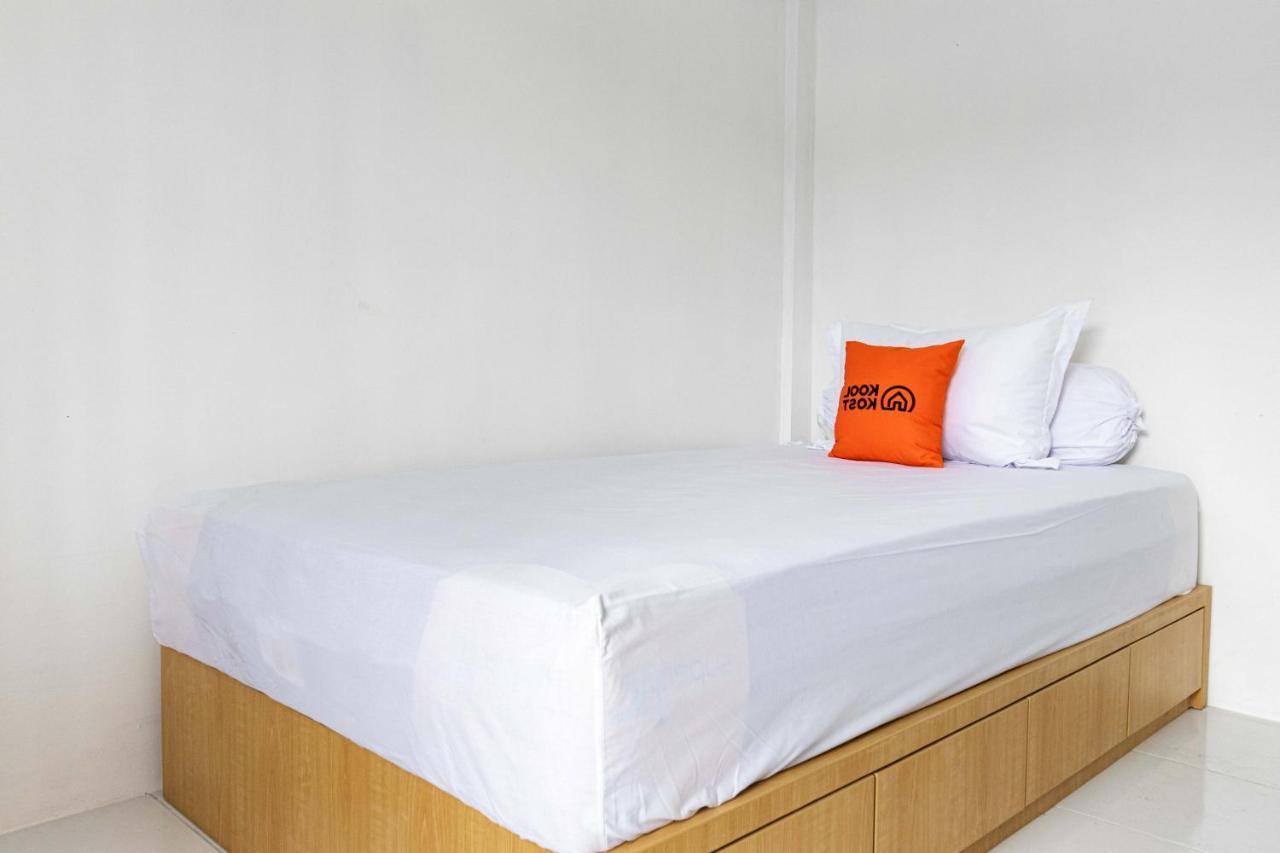Reddoorz Plus Near Soekarno Hatta Airport Taman Mahkota Tangerang Buitenkant foto
