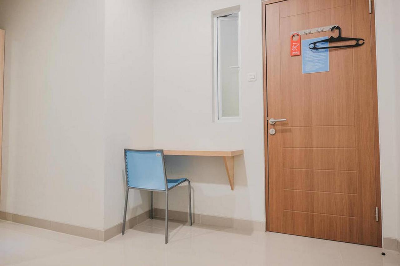 Reddoorz Plus Near Soekarno Hatta Airport Taman Mahkota Tangerang Buitenkant foto