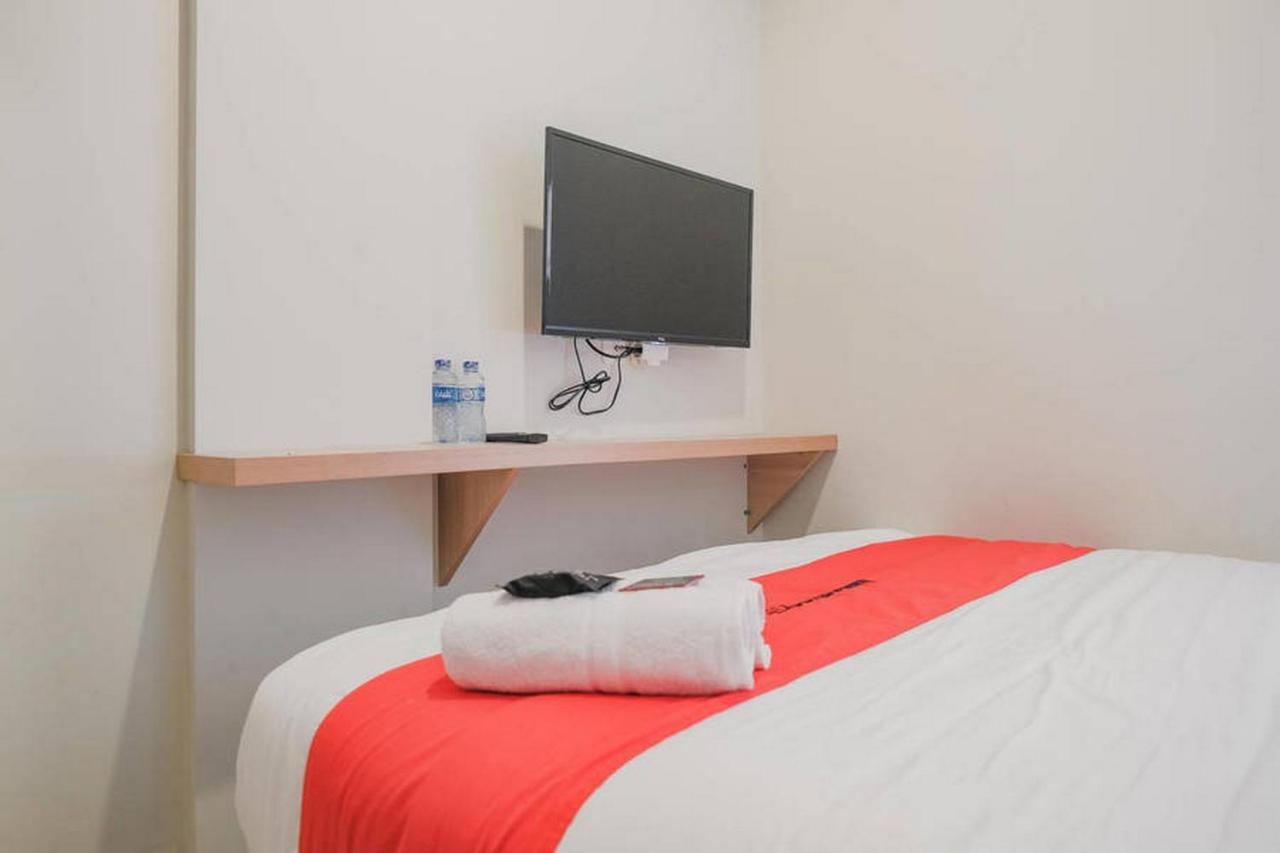 Reddoorz Plus Near Soekarno Hatta Airport Taman Mahkota Tangerang Buitenkant foto