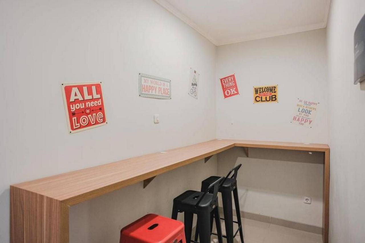 Reddoorz Plus Near Soekarno Hatta Airport Taman Mahkota Tangerang Buitenkant foto
