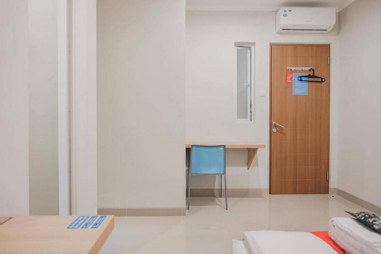 Reddoorz Plus Near Soekarno Hatta Airport Taman Mahkota Tangerang Buitenkant foto