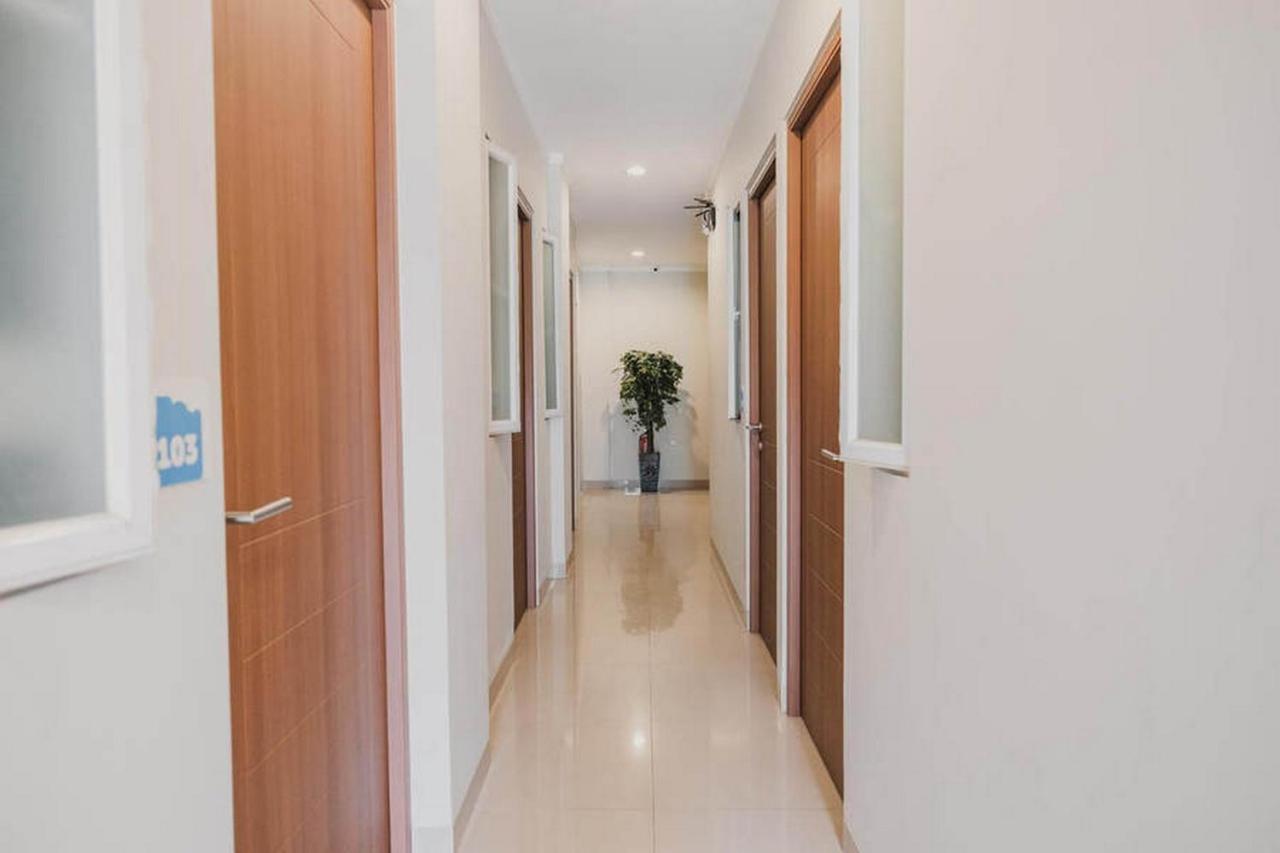 Reddoorz Plus Near Soekarno Hatta Airport Taman Mahkota Tangerang Buitenkant foto
